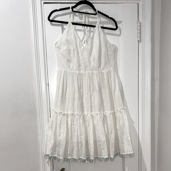 POL Dresses & Skirts - POL Elegant eyelet White summer Dress with tassels